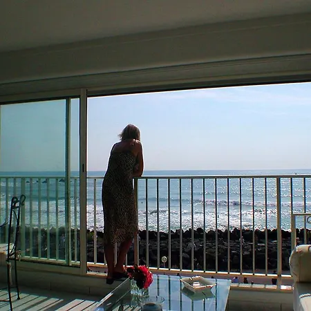 Le Cap D'agde Sleeps 4 * آجد